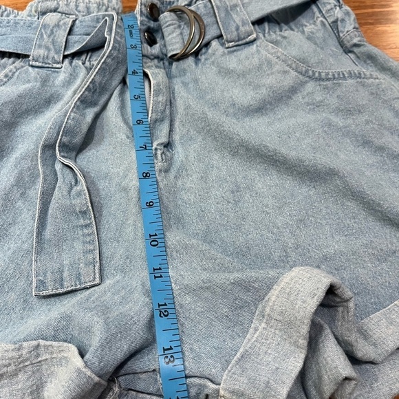 Cotton On High Rise Mom Jeans Paperbag Shorts w/ removable belt, pockets. 4 - Picture 8 of 10